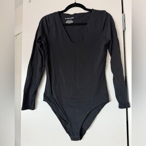 Everlane Womens The Long-Sleeve V-Neck Bodysuit in Black